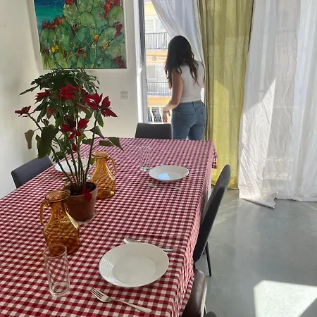 Sunlit Hideaway With Penthouse Charm Birkirkara
