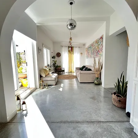 Sunlit Hideaway With Penthouse Charm * Birkirkara